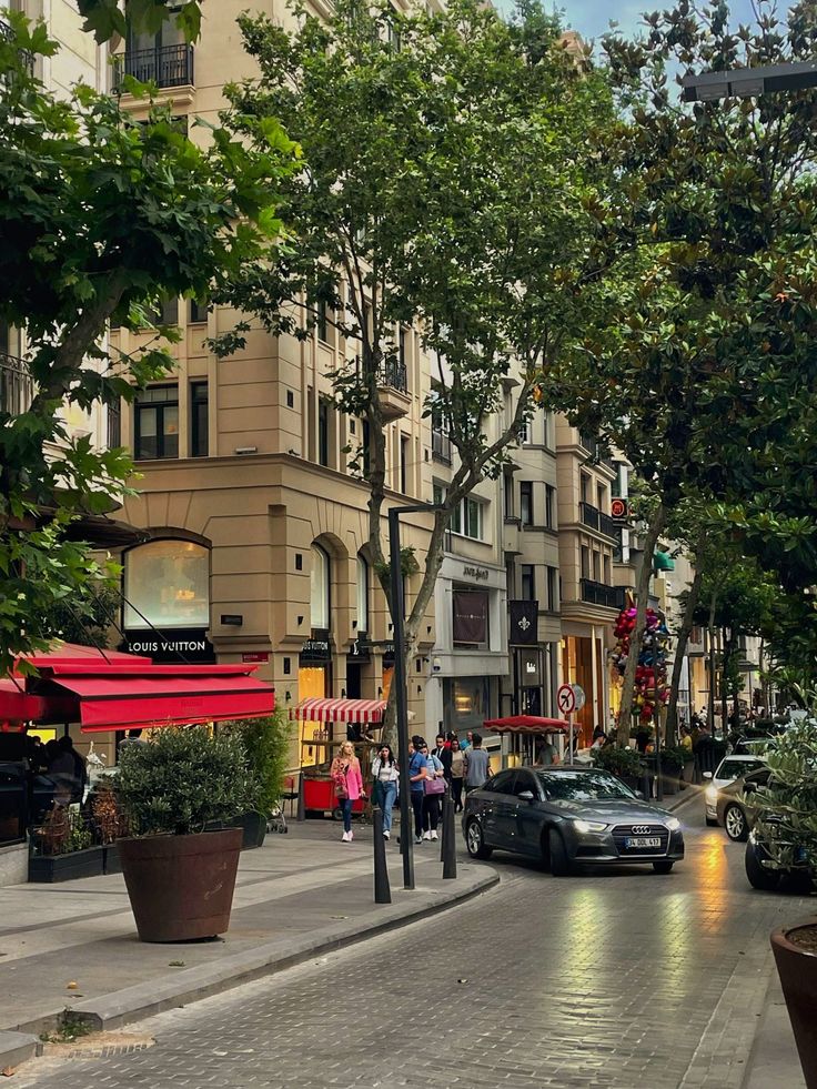 Modern, Sanat ve Alışveriş İstanbul Turu